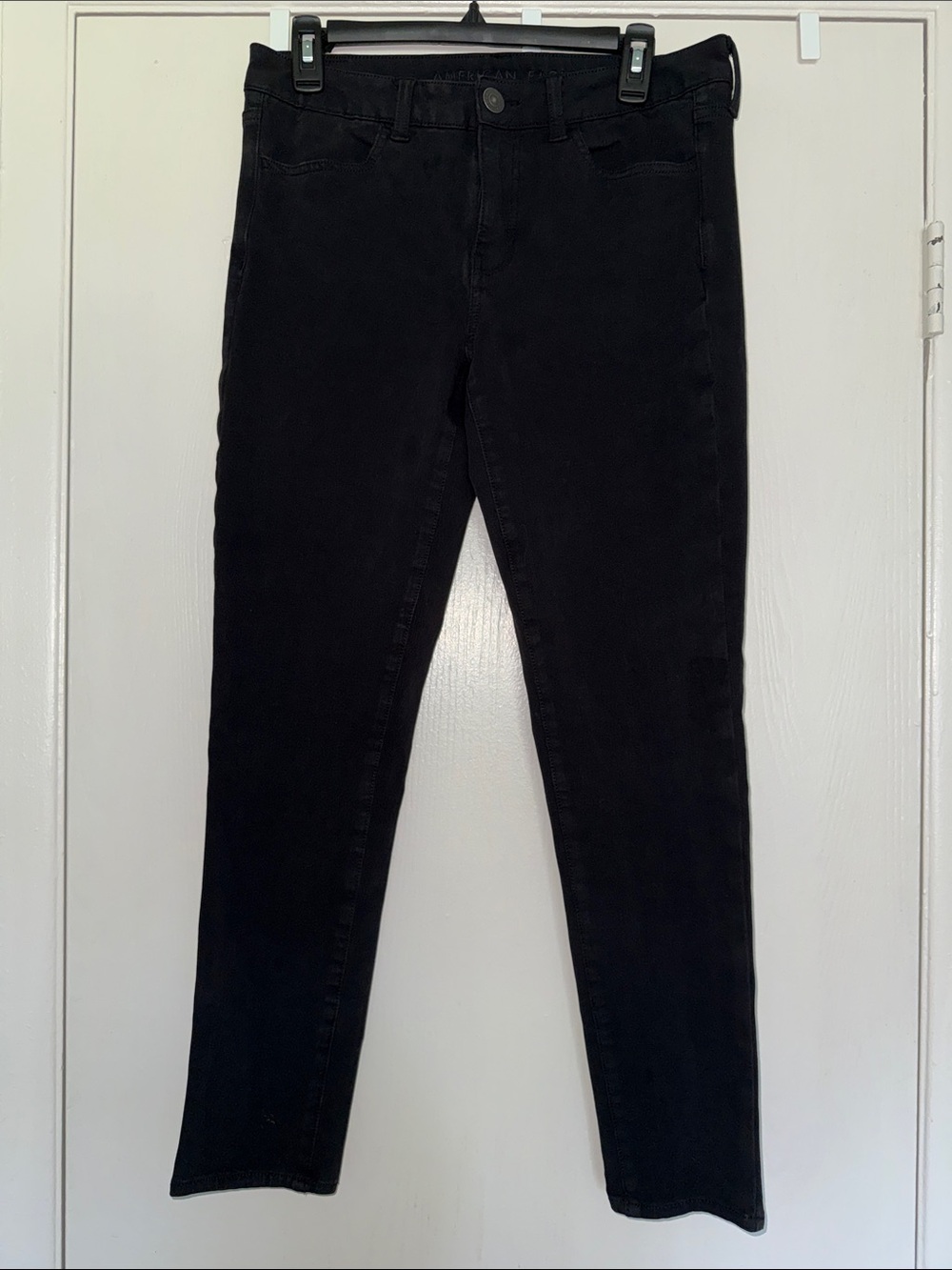 American Eagle Black Jegging Crop